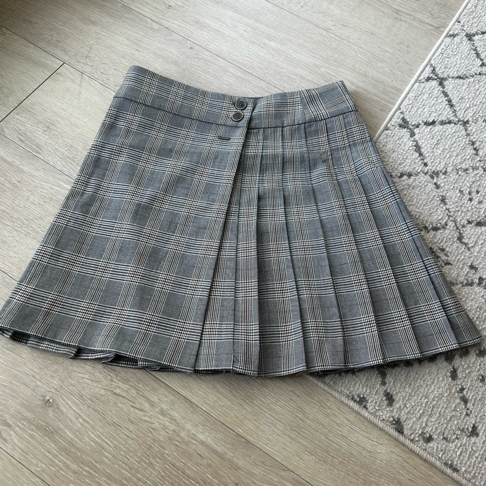 Pepe Jeans Pleated Plaid Skirt – Size Medium – Like New